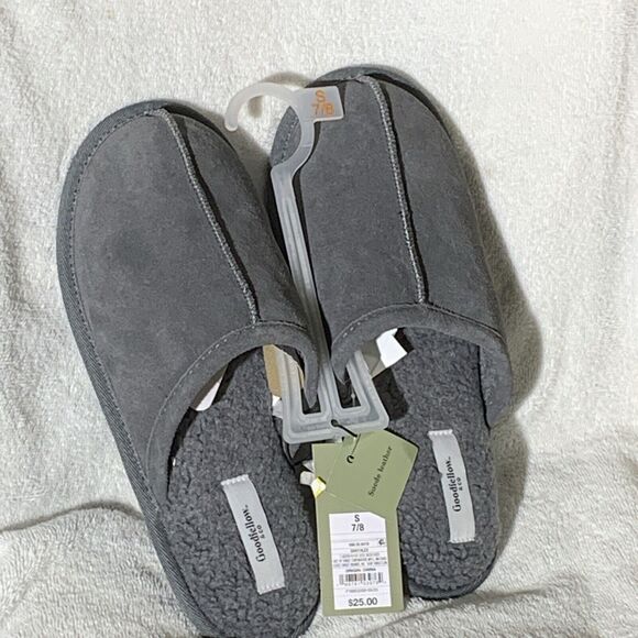 Goodfellow Mens Slippers Small 7/8 Gray Suede - Picture 1 of 6